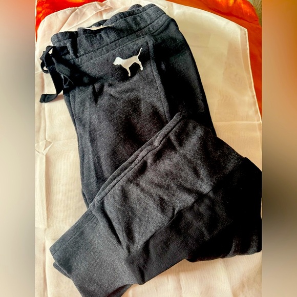 PINK Victoria's Secret iconic dog logo Skinny Joggers - NWT - Size XS - Picture 1 of 8